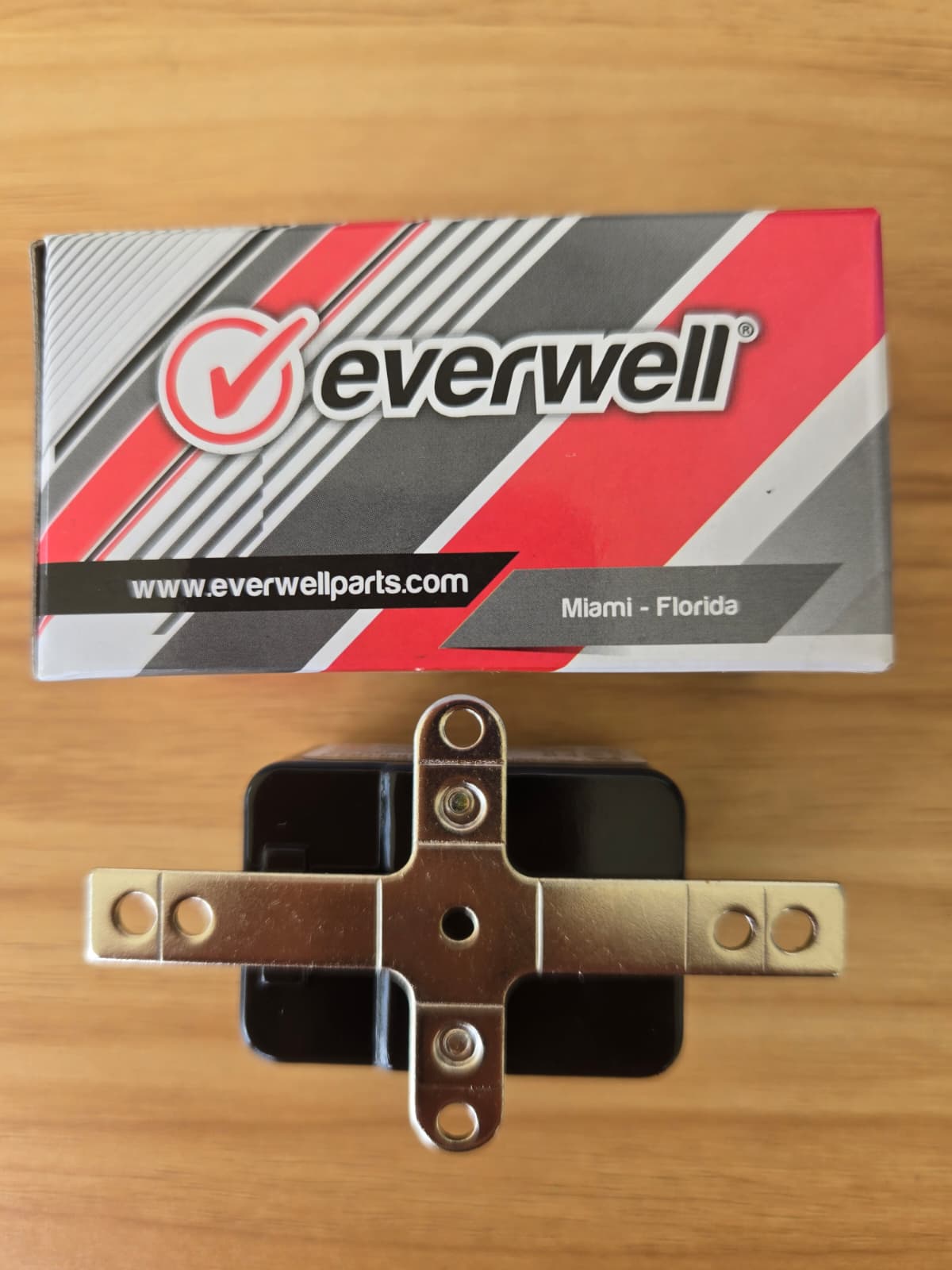 Everwell Enclosed Fan Relay with Universal Mounting Bracket